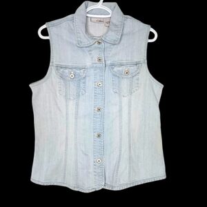 Chico's Platinum Vintage Light Wash Stretch Denim Jean Vest Size 1 Medium 8/10